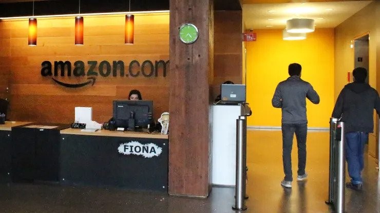 Amazon Front Desk